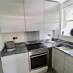 Private 1-Bed Apartment In Central London