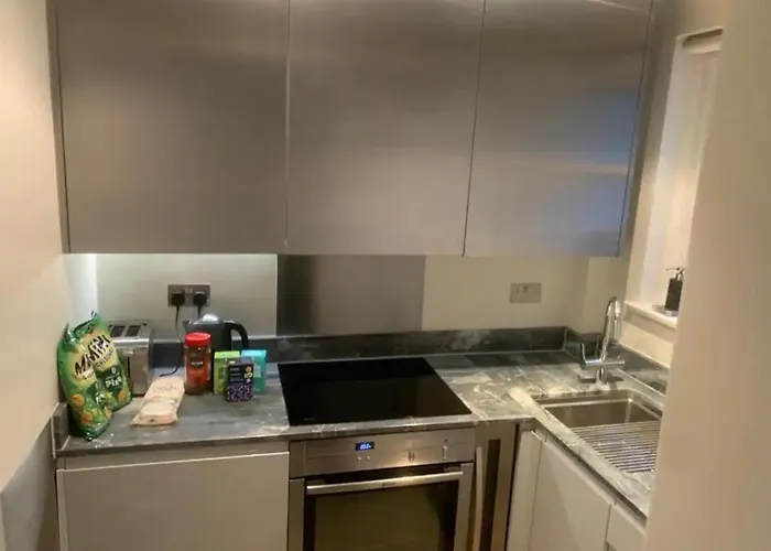 Private 1-Bed Apartment In Central London