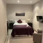 Private 1-Bed Apartment In Central London
