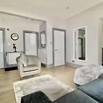 Private 1-Bed Apartment In Central London